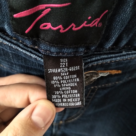 EUC Torrid Dark Wash Flare Jeans 22T - Picture 6 of 10